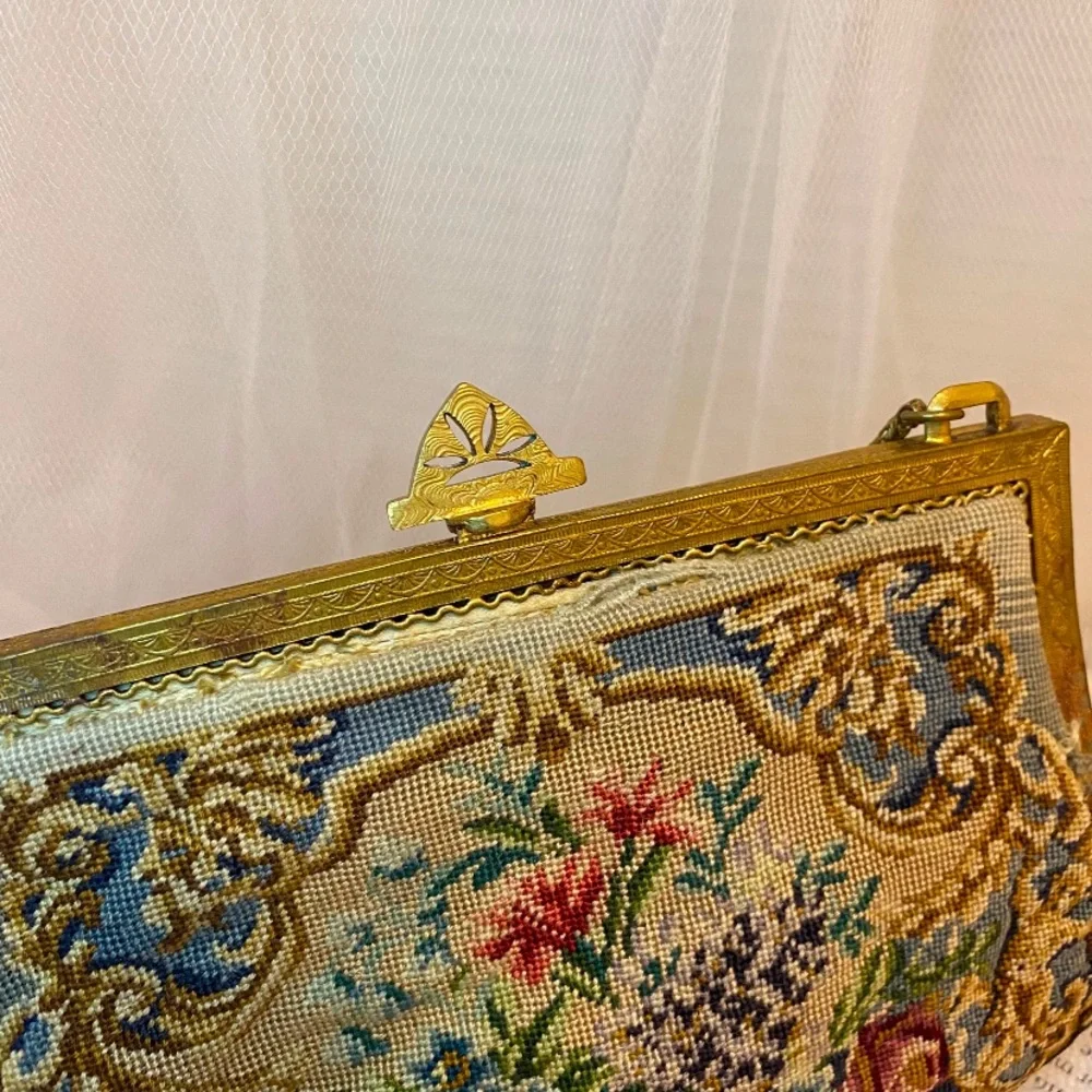 Victorian Tapestry Embriodered Purse - Picture 3 of 5